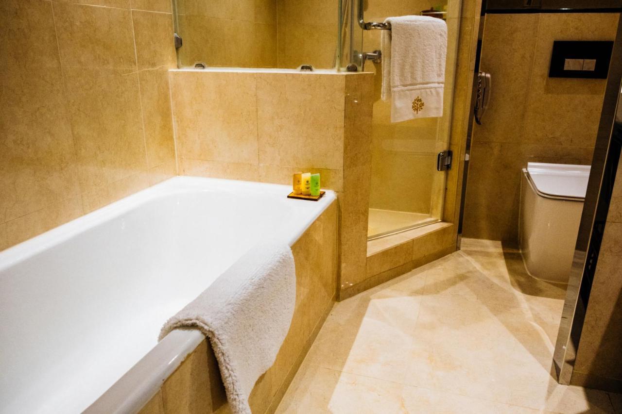 הונג קונג The Empire Hotel Kowloon - Tsim Sha Tsui מראה חיצוני תמונה